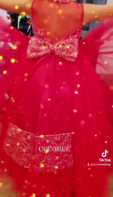09-Red-Gorgeous-Party-Dress-Girls-www.cocobee.eu__Moment1
