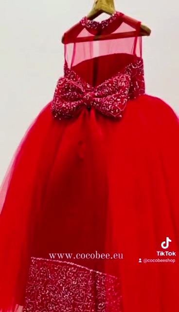 20-Gramurous-Sparkly-Amazing-Long-Red-Dress-with-Bow-on-Cocobee-Shop-www.cocobee.eu__Moment1