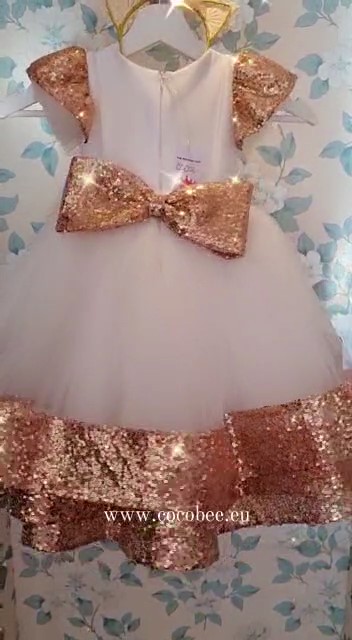 25-Gold-Sequinn-Dress-www.cocobee.eu-3_Moment1