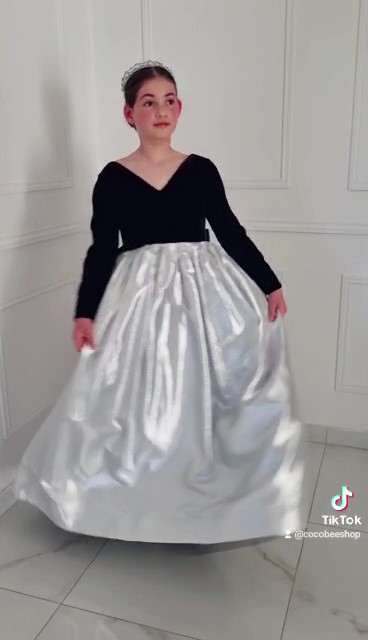 06 – Silver and Black Velvet Dress at CococBee Princess Shop mp4_Moment1