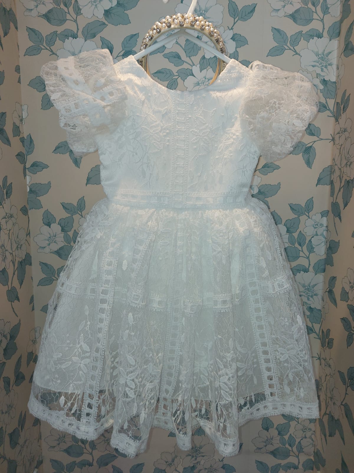 White lace dress with back bow at Cocobee shop 1