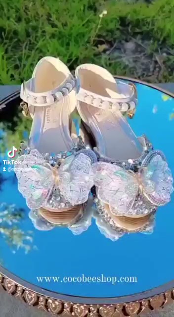 Sparkly shoes for little girls CocoBee Shop_Moment